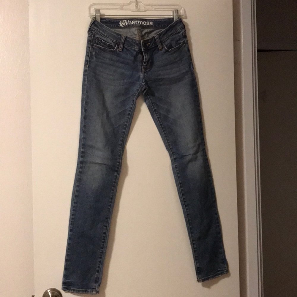 Bullhead Jeans - Picture 2 of 5